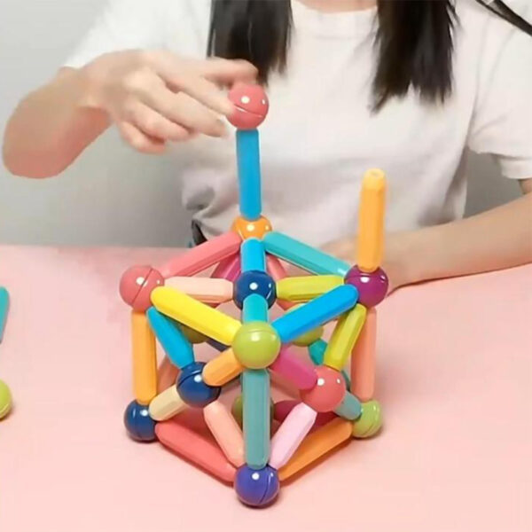Set construcție cu bare magnetice și bile, culori pastel